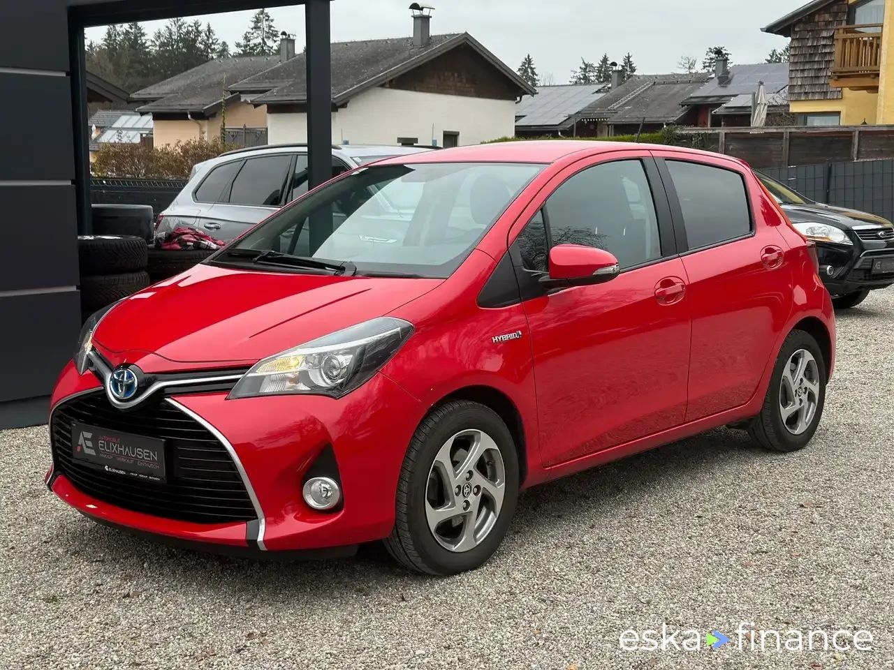 Lízing Hatchback Toyota Yaris 2016