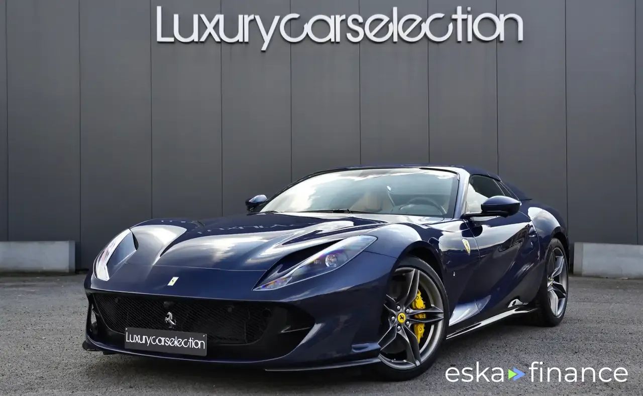Leasing Convertible Ferrari 812 2025