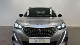 Lízing Sedan Peugeot E-2008 2023