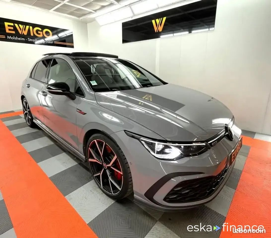 Lízing Sedan Volkswagen Golf 2021