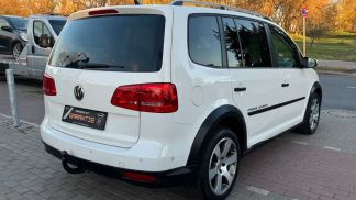 Financování Hatchback Volkswagen Touran 2013