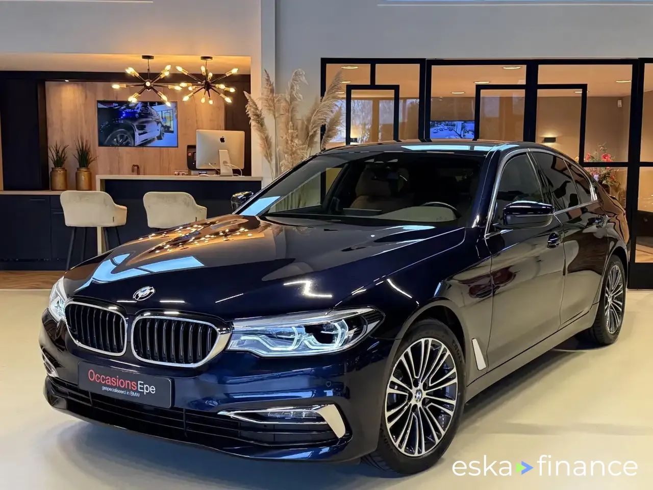 Lízing Sedan BMW 520 2019