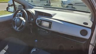 Leasing Hatchback Toyota Yaris 2012