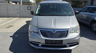 Lízing Hatchback Lancia Voyager 2014
