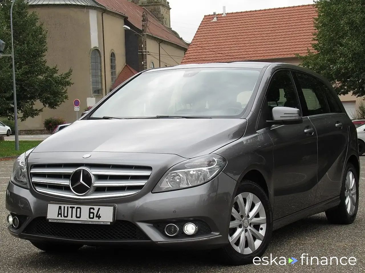 Leasing Le transport des passagers MERCEDES B 200 2014