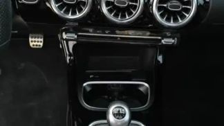 Lízing Sedan MERCEDES A 180 2021