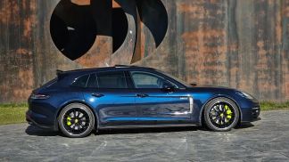 Lízing Sedan Porsche Panamera 2023