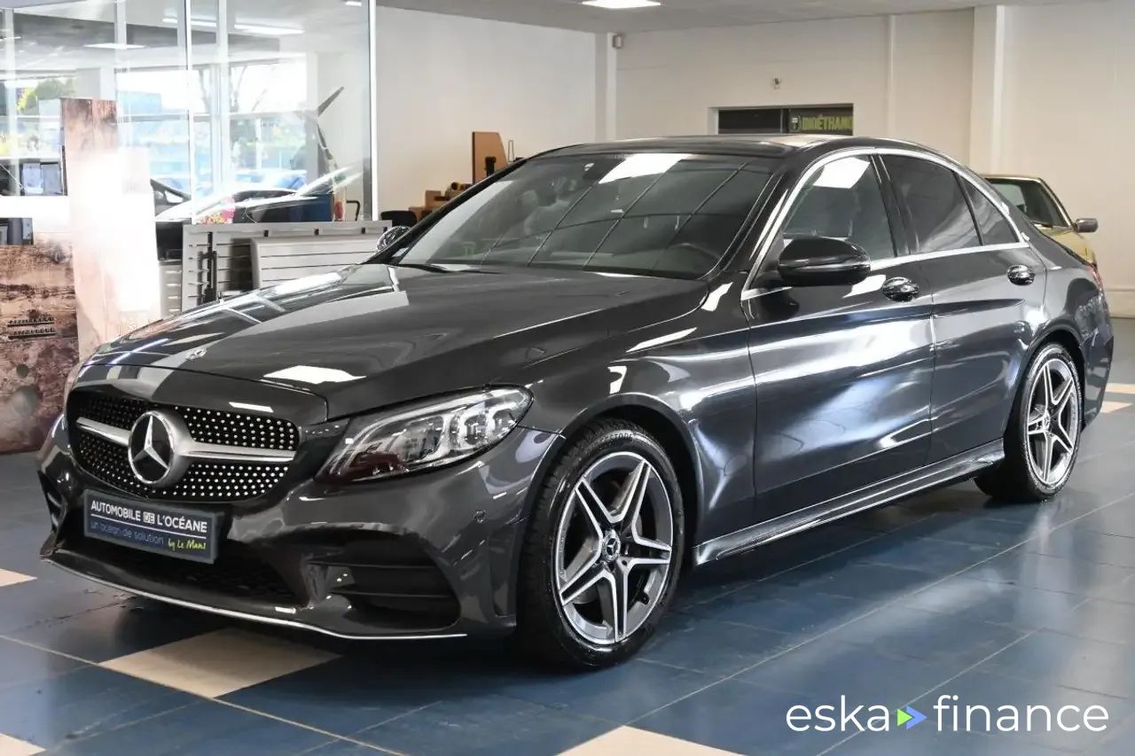 Lízing Sedan MERCEDES C 200 2021