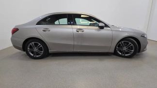 Lízing Sedan MERCEDES A 180 2020