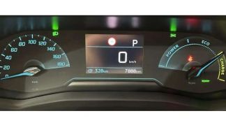 Lízing Sedan Peugeot E-2008 2023