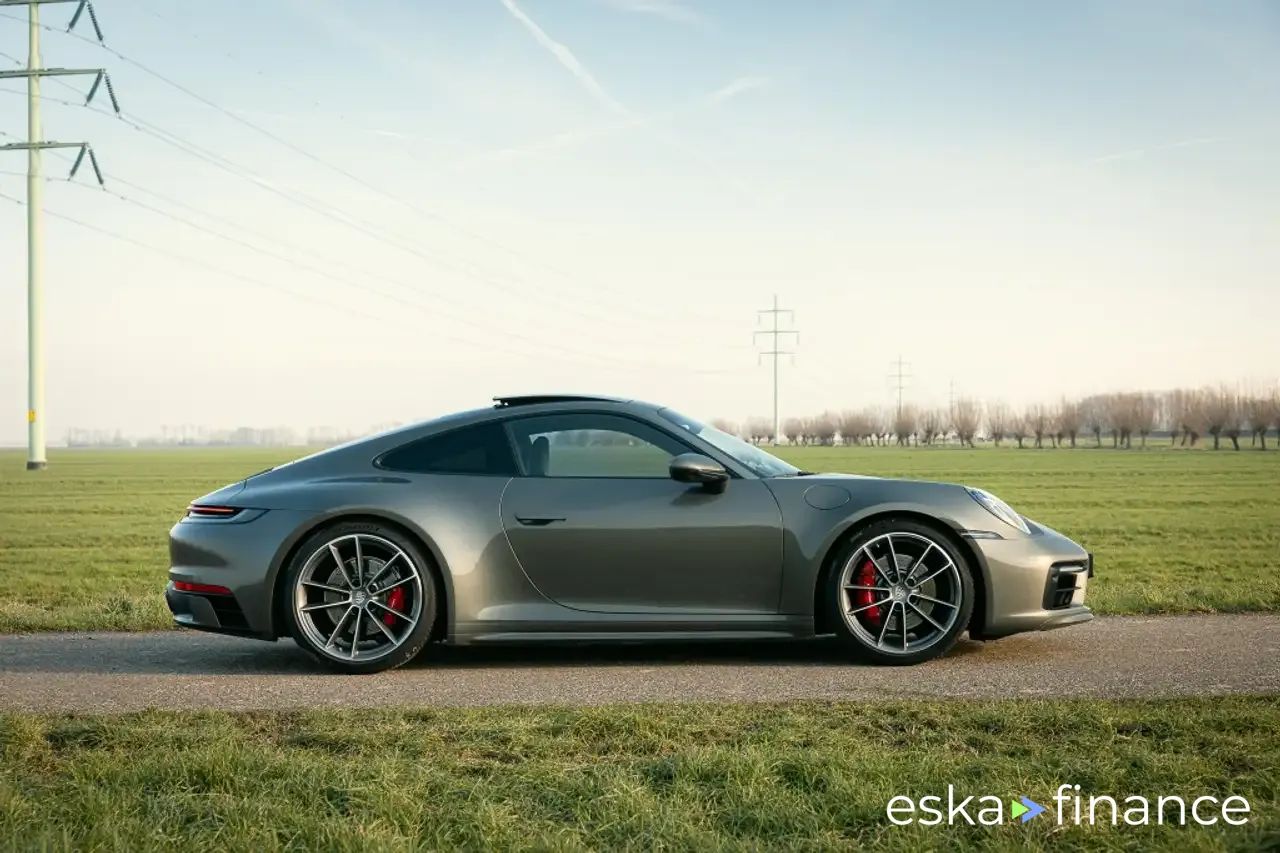 Lízing Kupé Porsche 992 2020