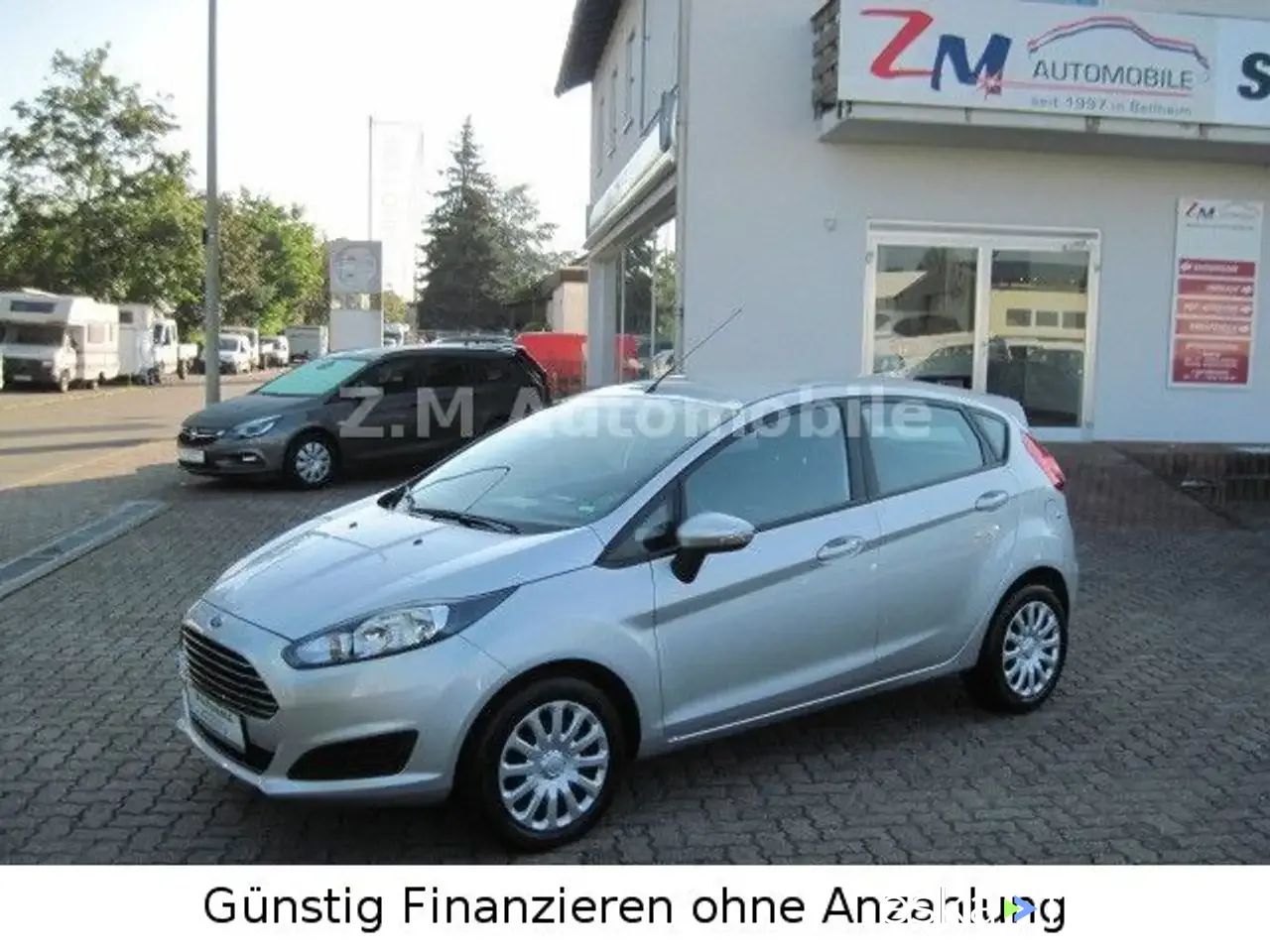 Hatchback Ford Fiesta 2013