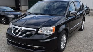 Lízing Hatchback Lancia Voyager 2014