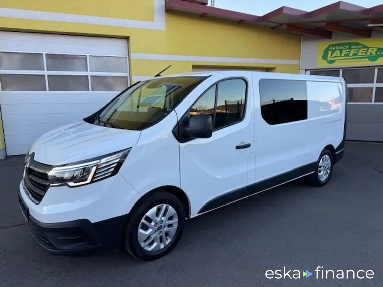 Lízing Hatchback Renault Trafic 2022