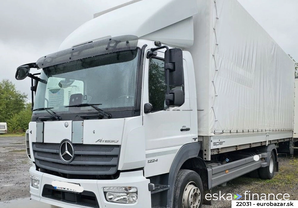 Ciężarówka (podwozie) Mercedes-Benz Atego 2017