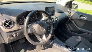 Lízing Hatchback MERCEDES B 180 2018