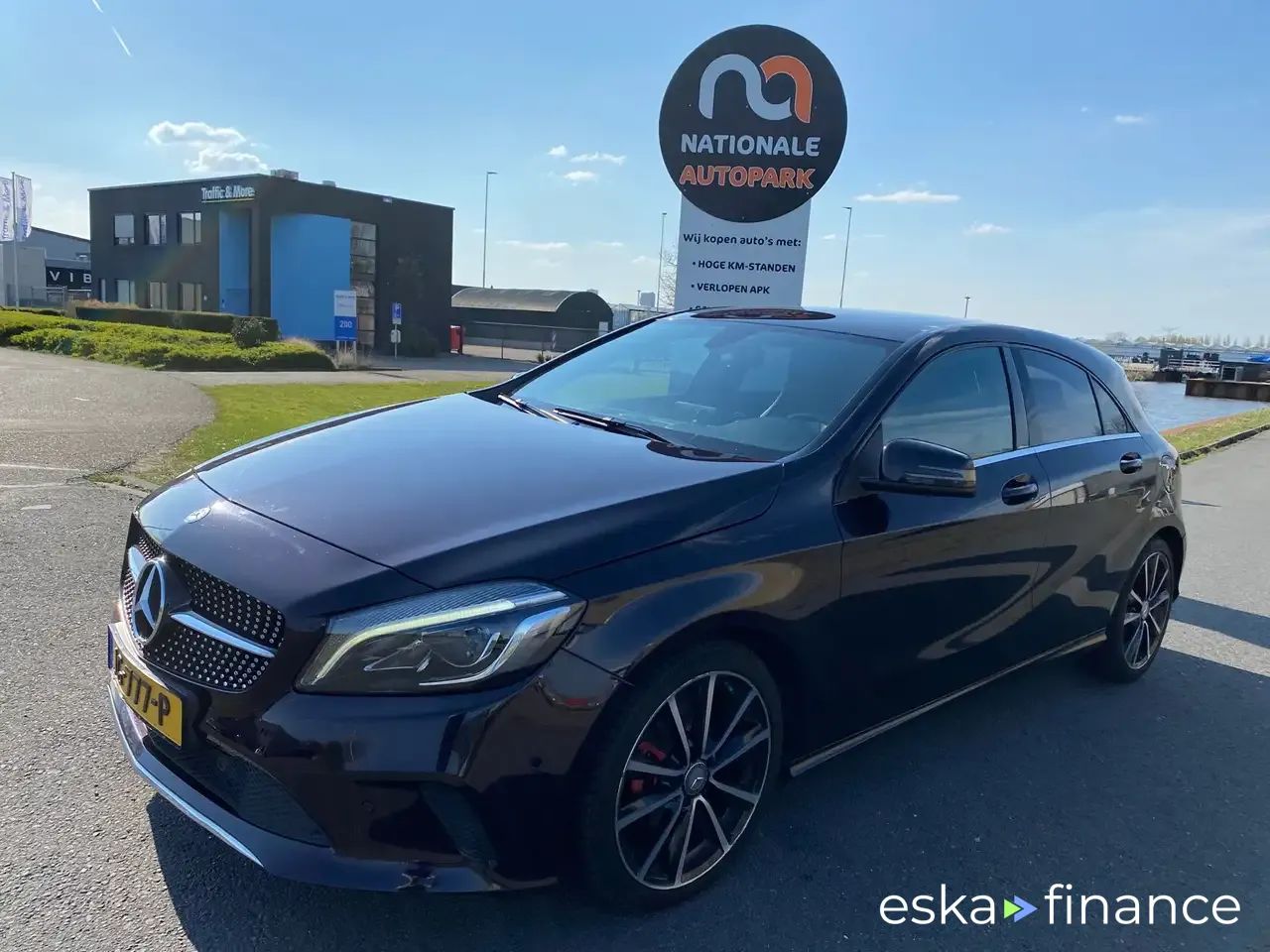 Leasing Hatchback MERCEDES A 180 2016