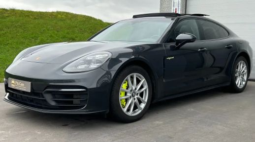 Porsche Panamera 2021