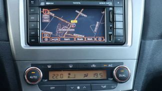 Lízing Sedan Toyota Avensis 2011