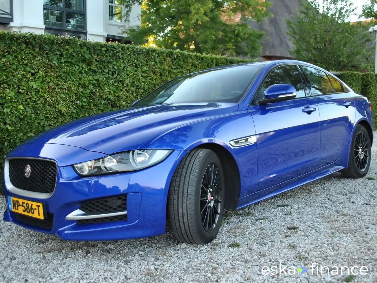 Lízing Sedan Jaguar XE 2017
