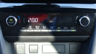 Lízing Hatchback Toyota Yaris 2024