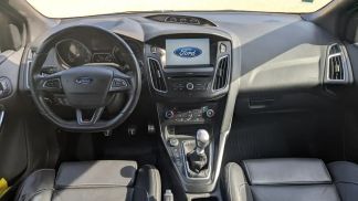 Lízing Sedan Ford Focus 2016