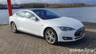 Lízing Sedan Tesla Model S 2014