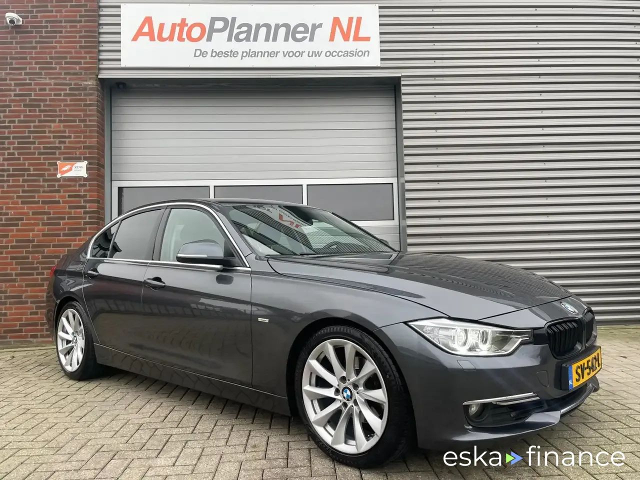 Leasing Sedan BMW 318 2015
