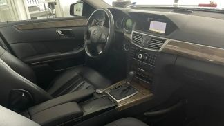 Lízing Sedan MERCEDES E 220 2010