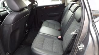 Lízing Hatchback MERCEDES B 180 2012