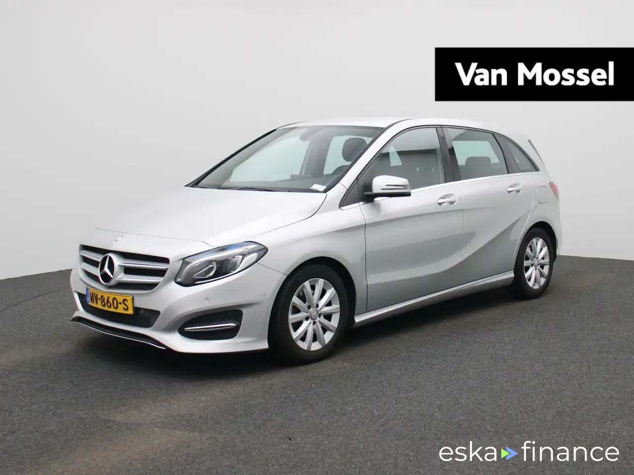 Lízing Hatchback MERCEDES B 180 2017