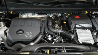 Lízing Sedan MERCEDES CLA 200 2023