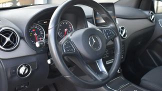 Lízing Hatchback MERCEDES B 180 2018