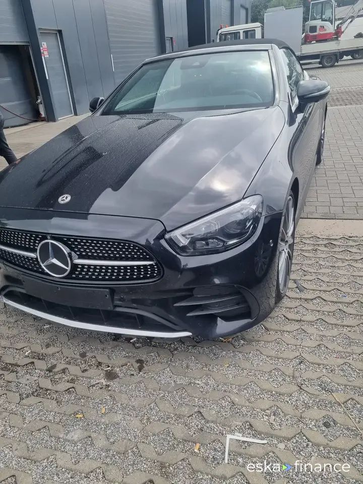 Lízing Kabriolet MERCEDES E 220 2022