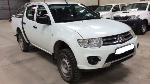 Mitsubishi L200 2015