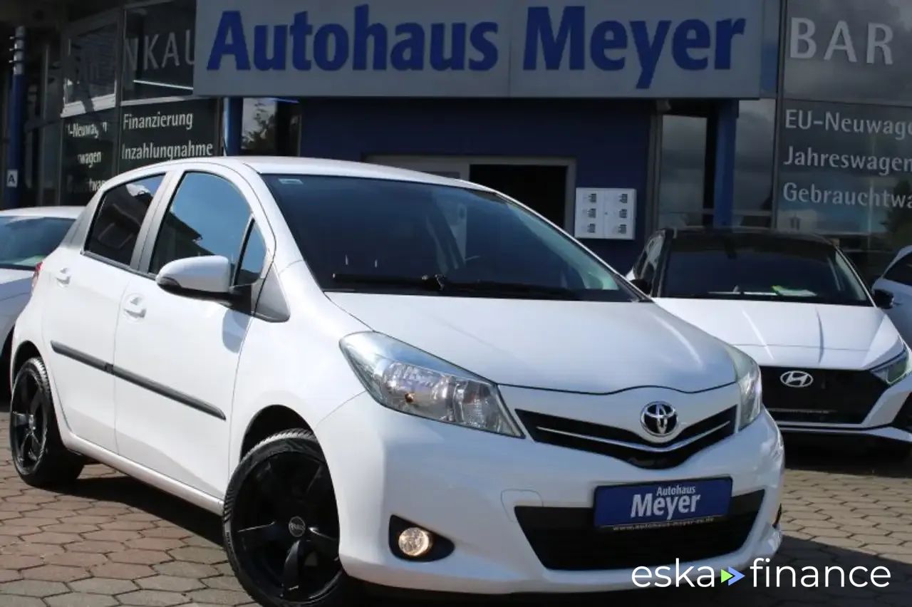 Finansowanie Hatchback Toyota Yaris 2013