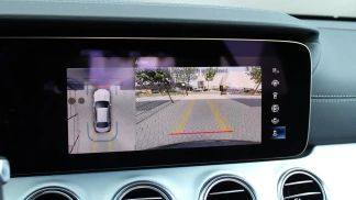 Lízing Sedan MERCEDES E 300 2023
