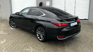 Financování Sedan Lexus ES 300H 2019