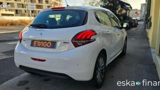 Lízing Hatchback Peugeot 208 2016