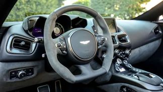 Leasing Convertible Aston Martin V8 2022