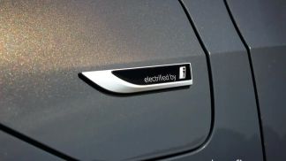Lízing Hatchback BMW 225 2023