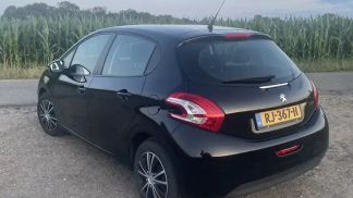 Lízing Sedan Peugeot 208 2015