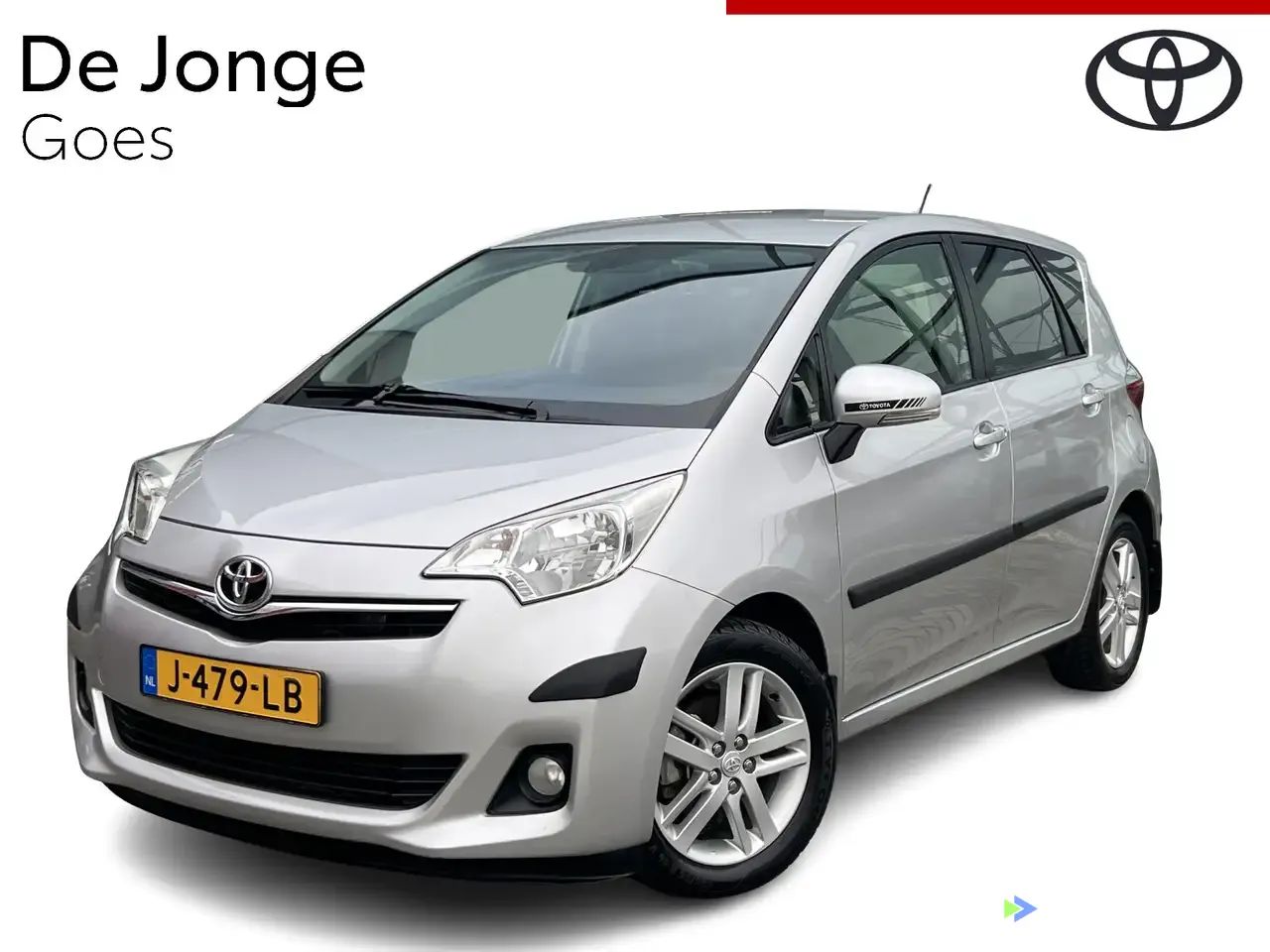 Leasing Hatchback Toyota Verso-S 2013