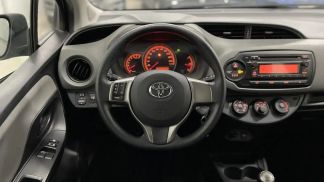 Lízing Sedan Toyota Yaris 2015