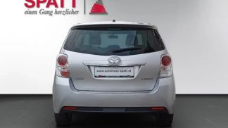 Lízing Hatchback Toyota Verso 2014