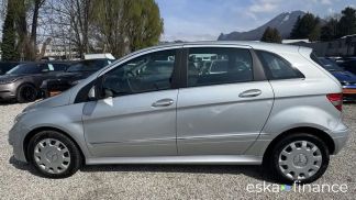 Lízing Hatchback MERCEDES B 180 2011
