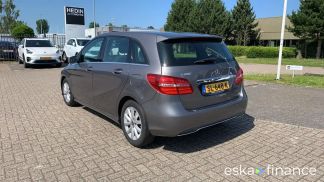 Lízing Hatchback MERCEDES B 180 2018
