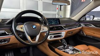 Lízing Sedan BMW 740 2017