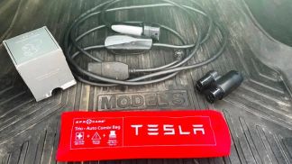 Leasing Sedan Tesla Model S 2013