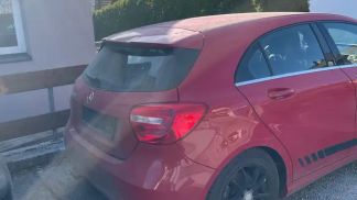 Lízing Sedan MERCEDES A 180 2014